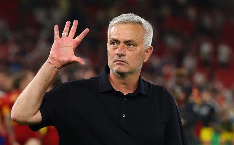 Tương lai của Mourinho đang lung lay